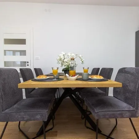 Appartamento With Parking Space - 25365