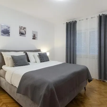 With Parking Space - 25365 Daire