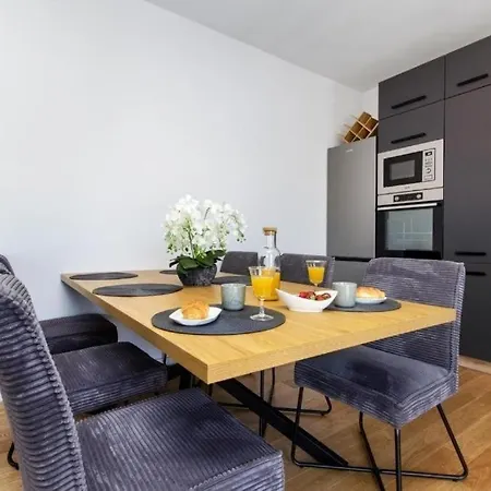 With Parking Space - 25365 Daire Trogir